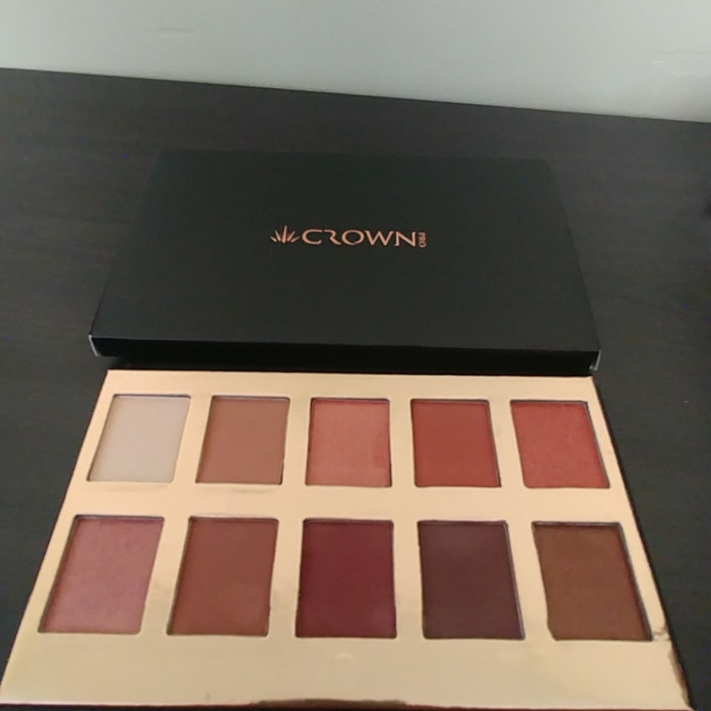 🌹2/$20🌹 Crown Pro Fuego Eyeshadow Collection